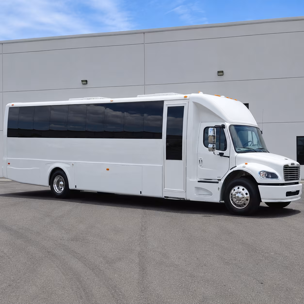 pub crawl and brewery tour buses along coast highway 101
